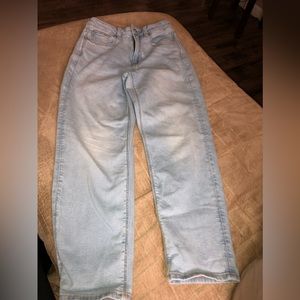 American Eagle Mom Straight High Waisted Jeans